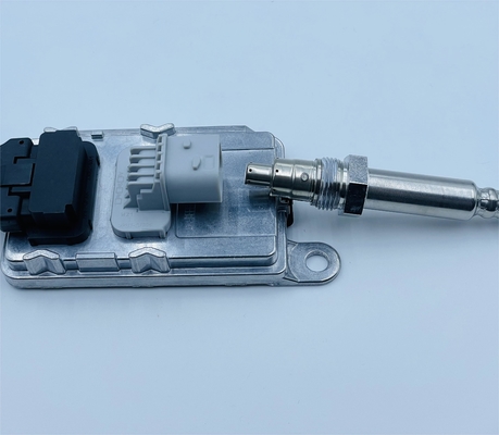 5WK97332A Sensor de óxido de nitrogénio NOx para Mercedes Benz Actros A0101531728